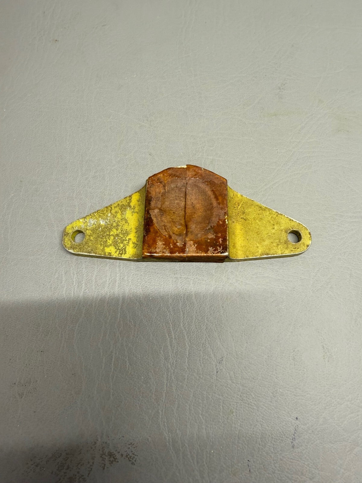 21041-000 Piper PA24-250 Gear Retracting Tube Bracket Assy