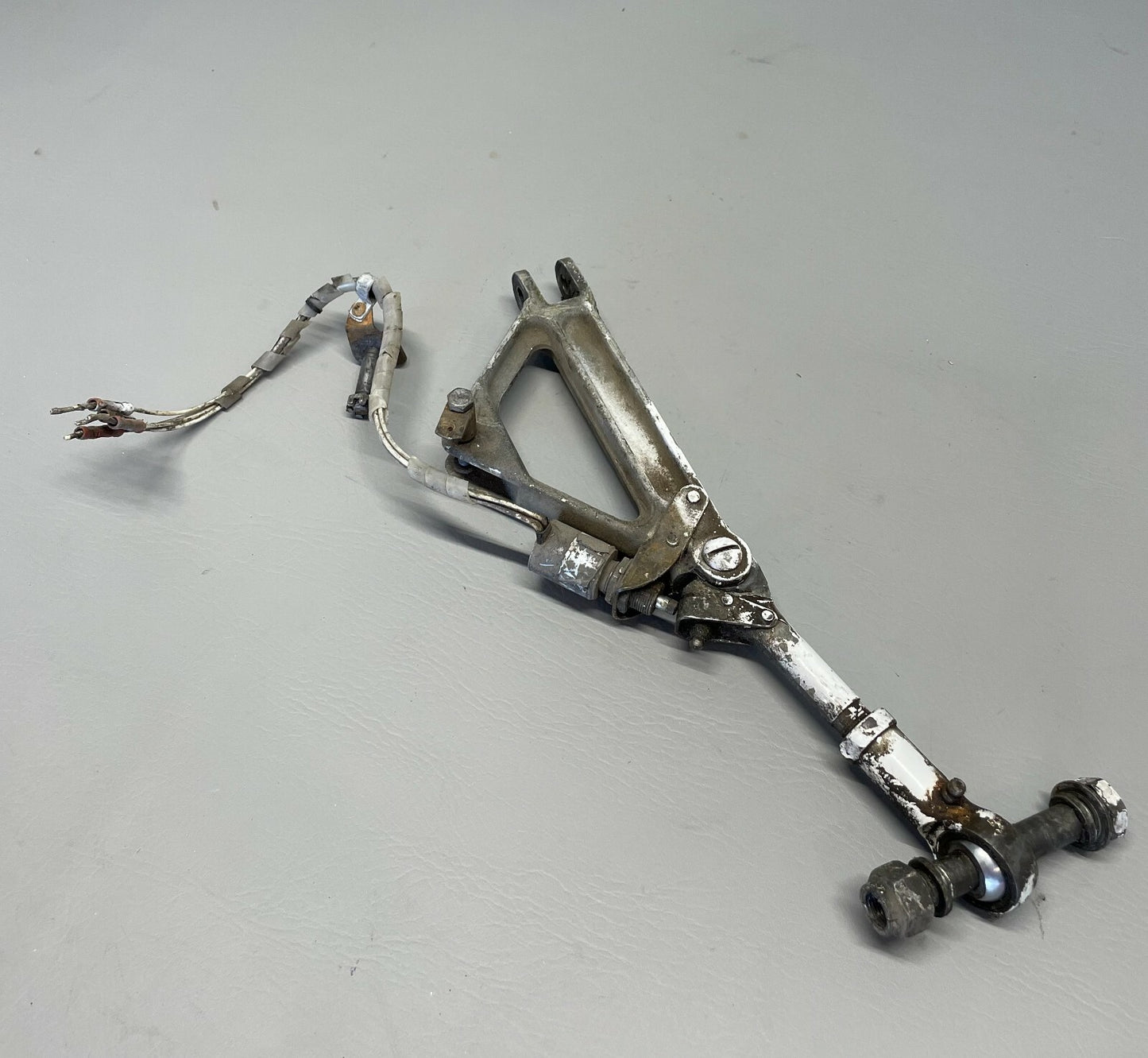 Piper Main Landing Gear Link Assy P/N 20766