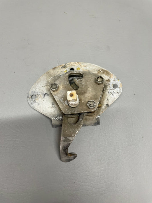 Piper FWD Cargo Door Latch Assy