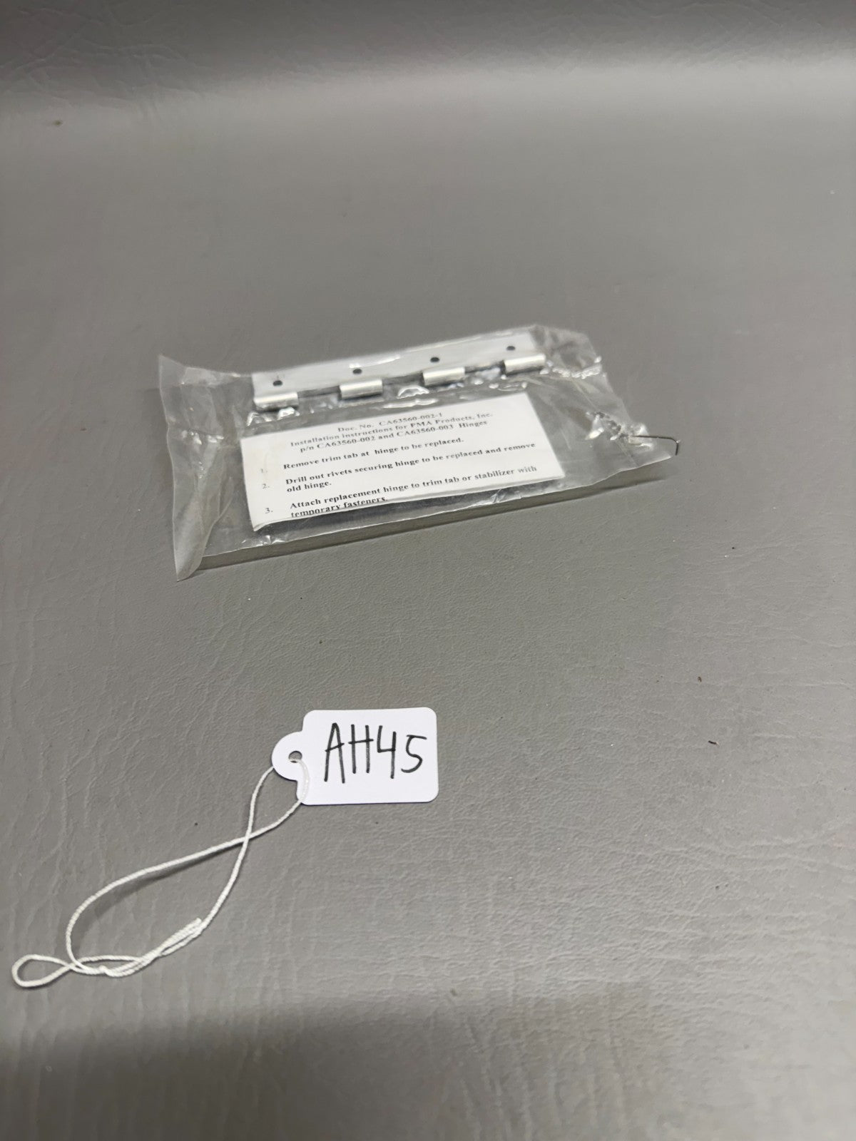 CA63560-002 Piper STABILATOR TAB HINGE Outboard
