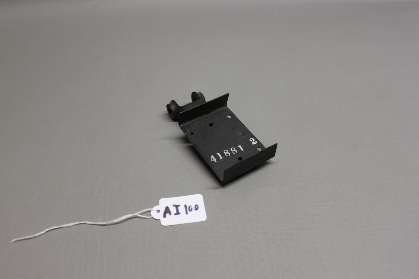 41881-002 Piper Hinge Assy