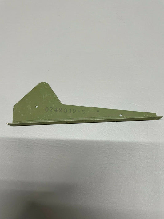 Cessna A185F Bracket Outboard LH P/N 0742019-5
