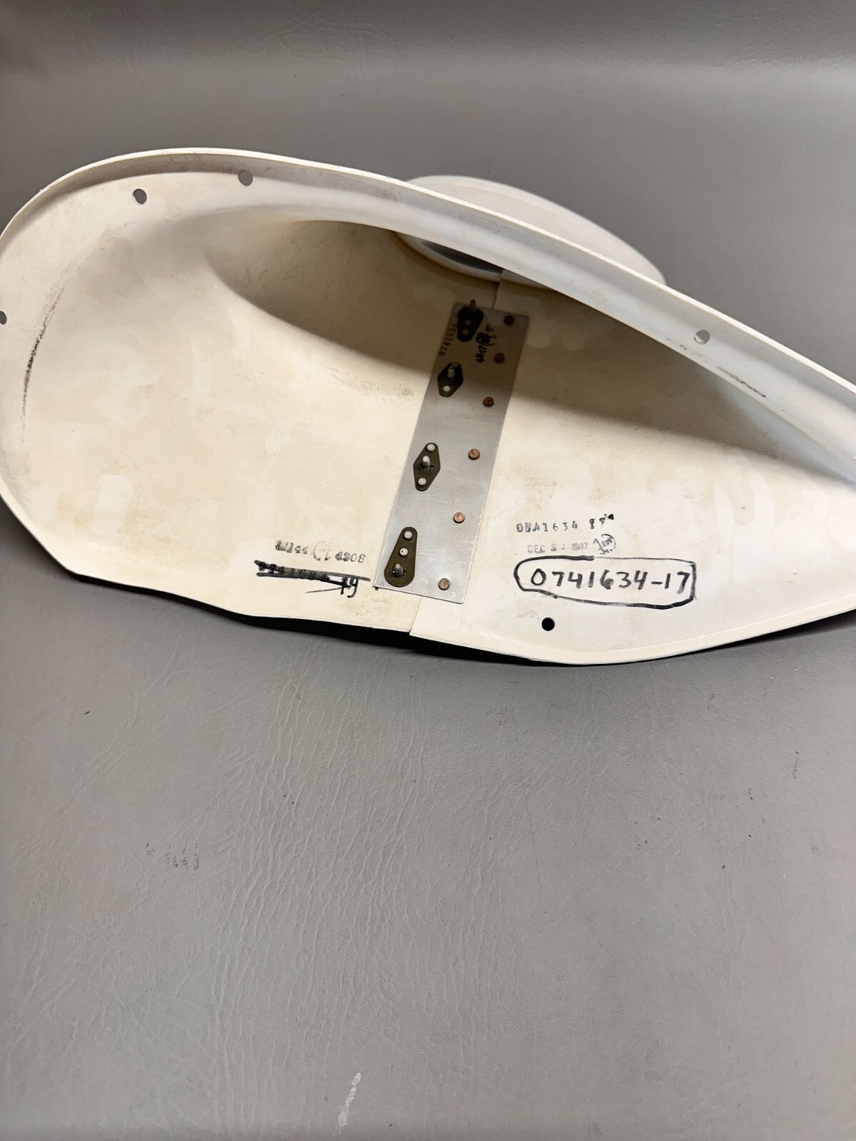 0741634-17 Cessna 182P Brake Cover Fairing (NEW)