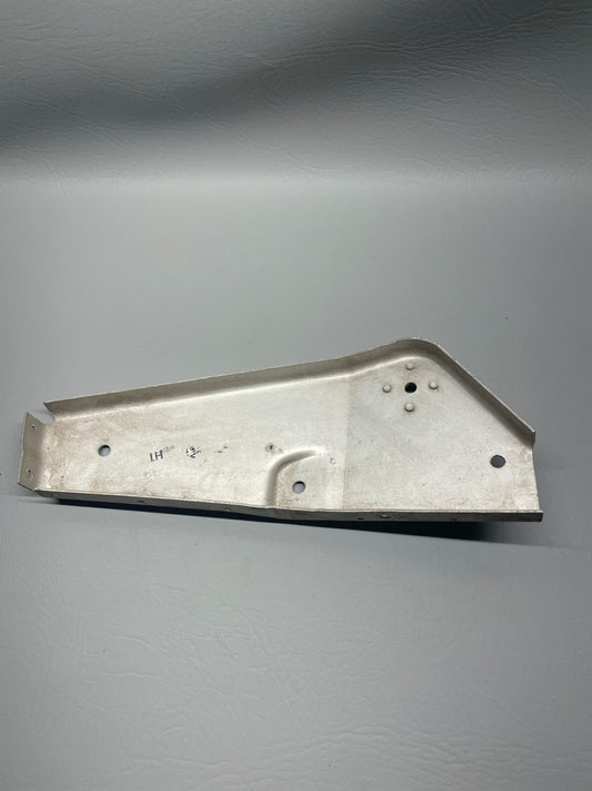 Cessna 180 Elevator Bellcrank Bracket Assy Aft LH P/N 0712306-1 (NEW)