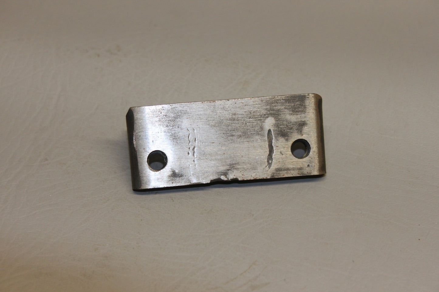 28624-002 Piper Flap Torque Bracket
