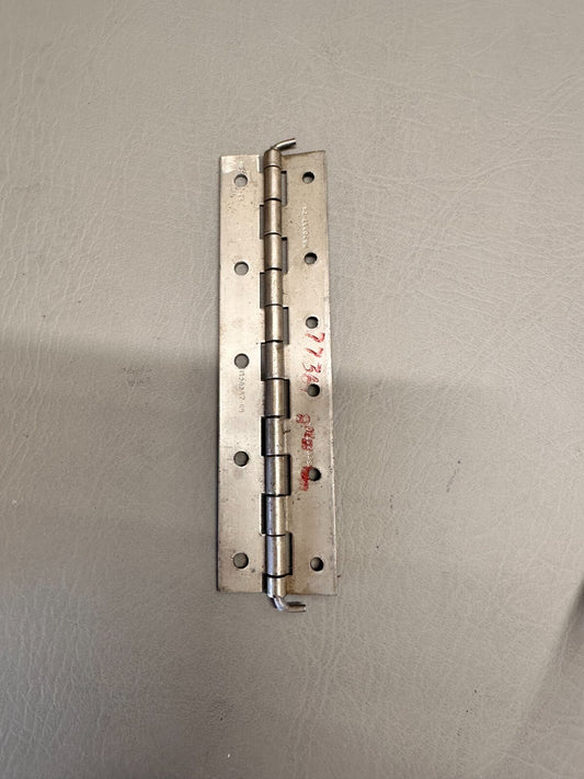 77367-008 Piper Tomahawk Flap Hinge