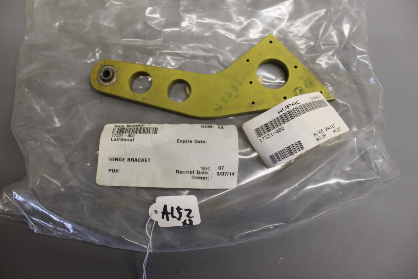 17331-002 Piper PA23-250 Flap Hinge Center Bracket
