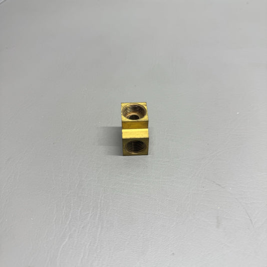 460-689 Piper Fitting