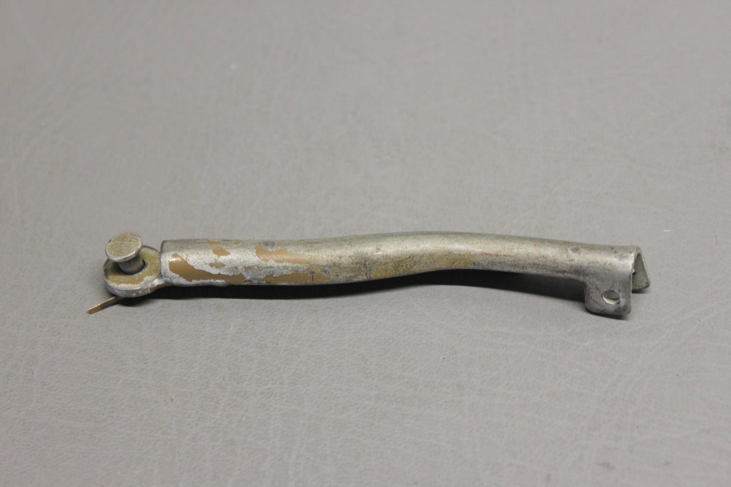 0711040-4 Cessna Door Stop Arm Assy