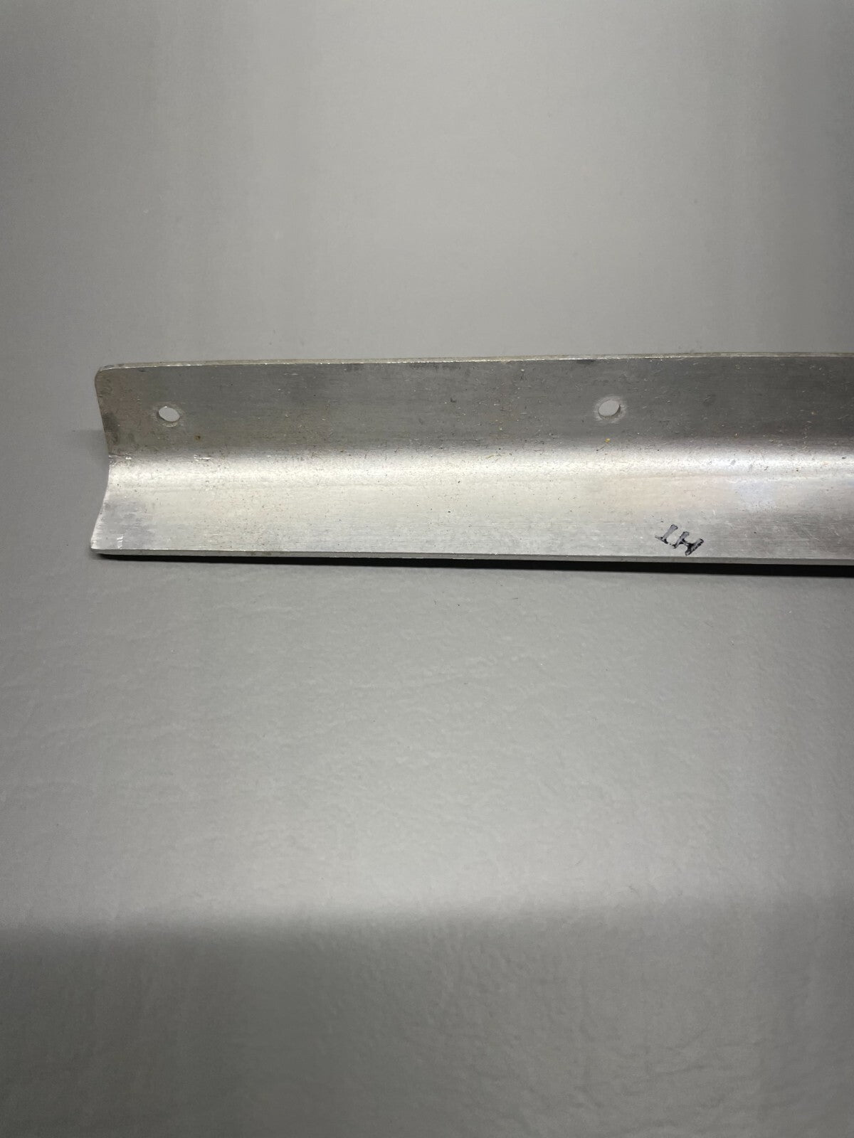 Cessna 180/182/185 Angle P/N 0752000-137 (NEW)