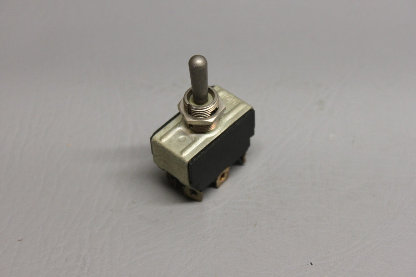 487-770 Piper Navigation Light Switch
