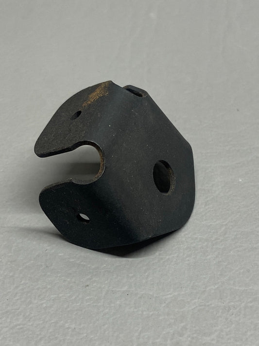 42231-000 Piper Bracket Assy