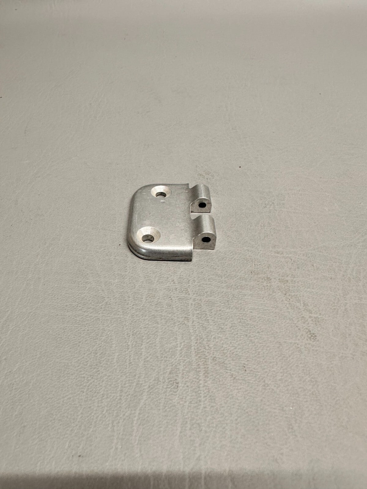 2117166-1 Cessna Hinge Half