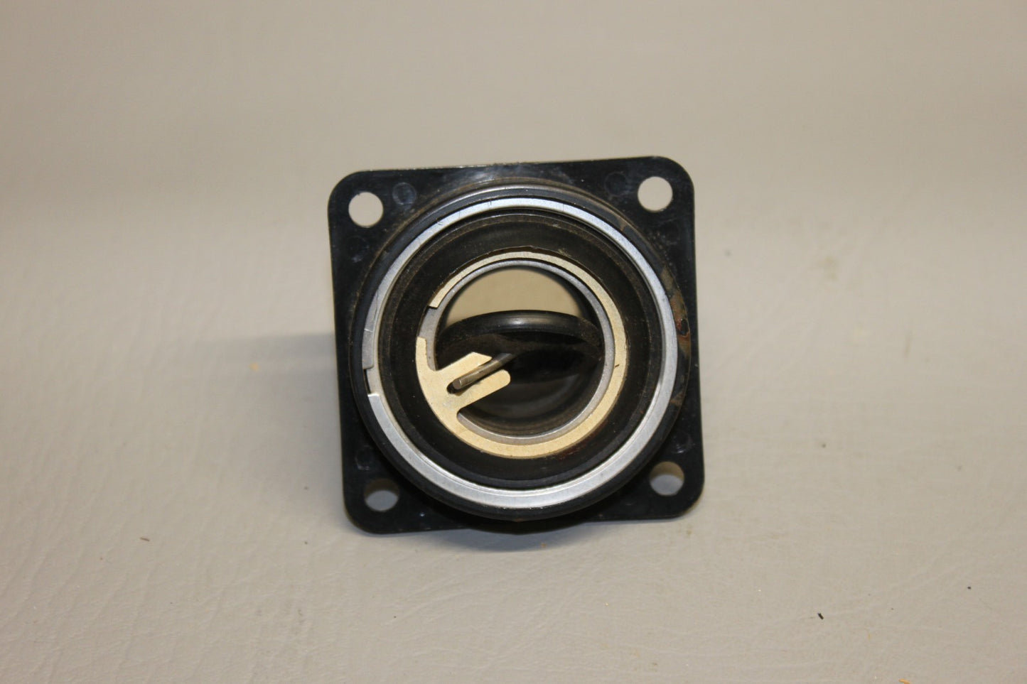 2215 Cabin Air Outlet Valve
