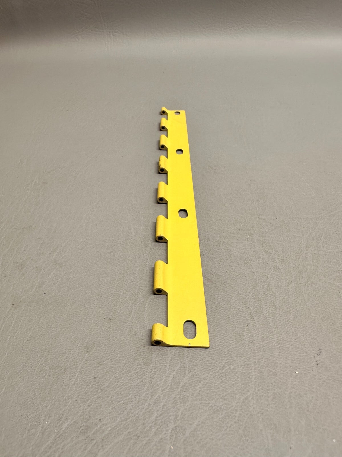 0523816-4 Cessna Hinge Half