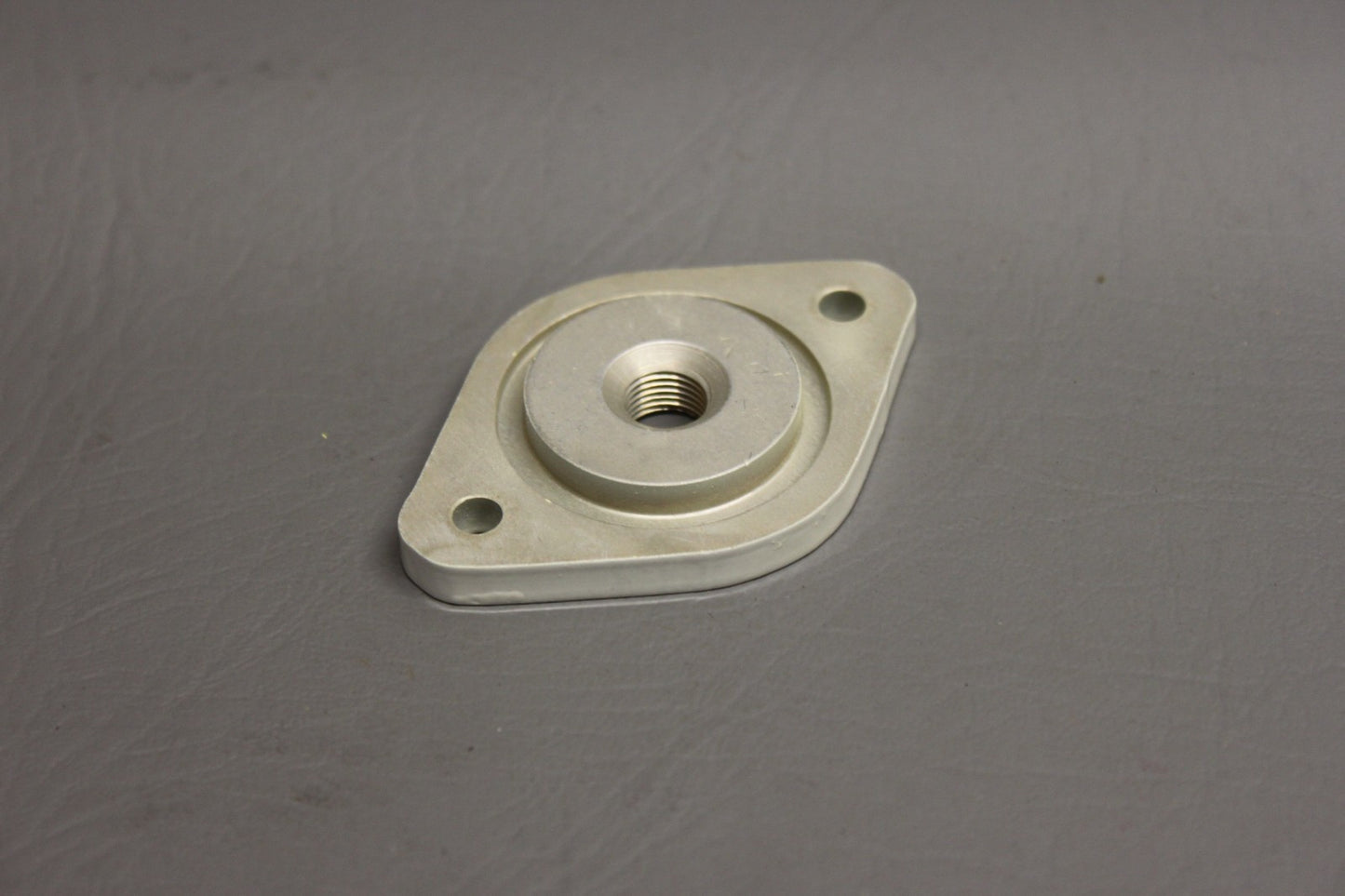 50-921610 Beechcraft Fuel Strain Plate