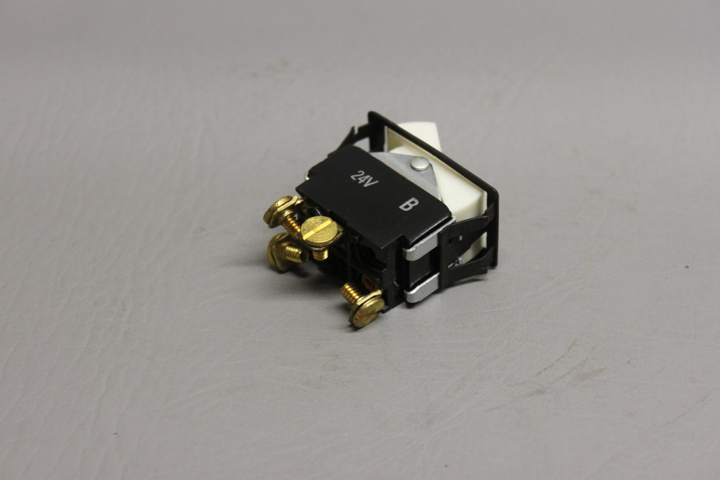 33318-001 Piper Illuminated FD/AP Switch