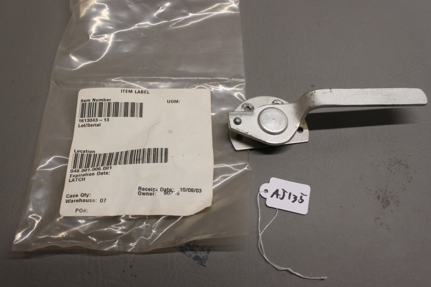 1613043-13 Cessna 188 Hopper Door Latch