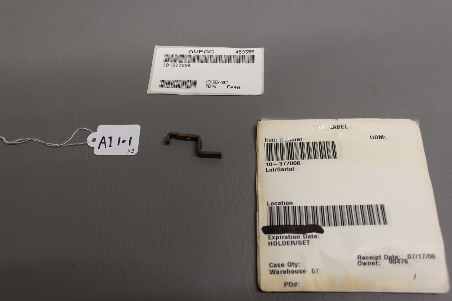 10-377006 Lycoming Holder/Set