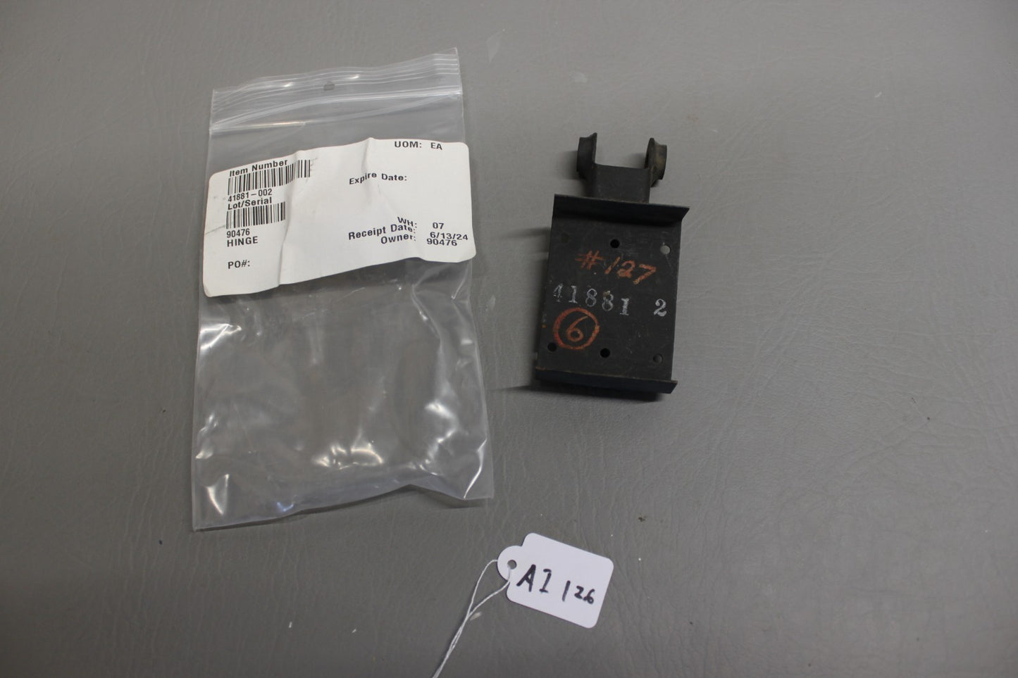 41881-002 Piper Hinge Assembly