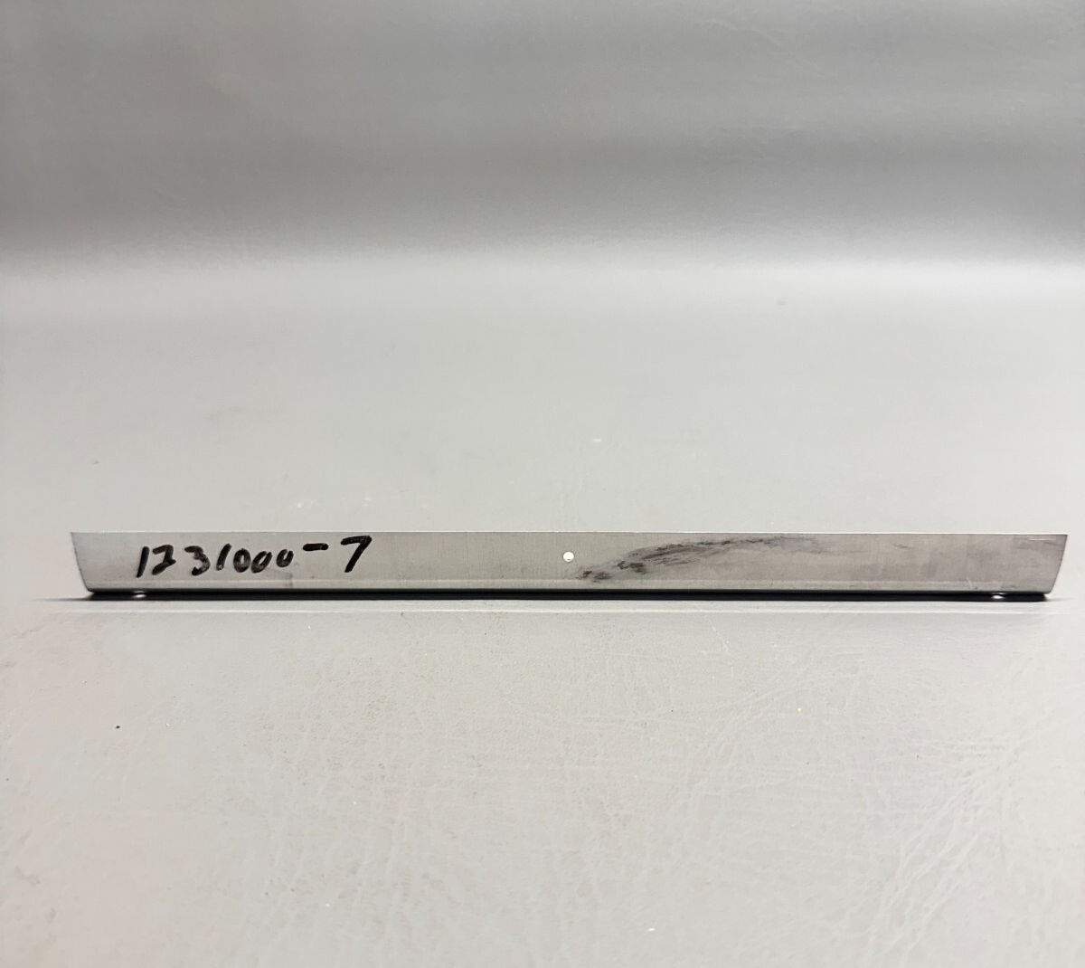 1231000-7 Cessna Leading Edge Stiffener