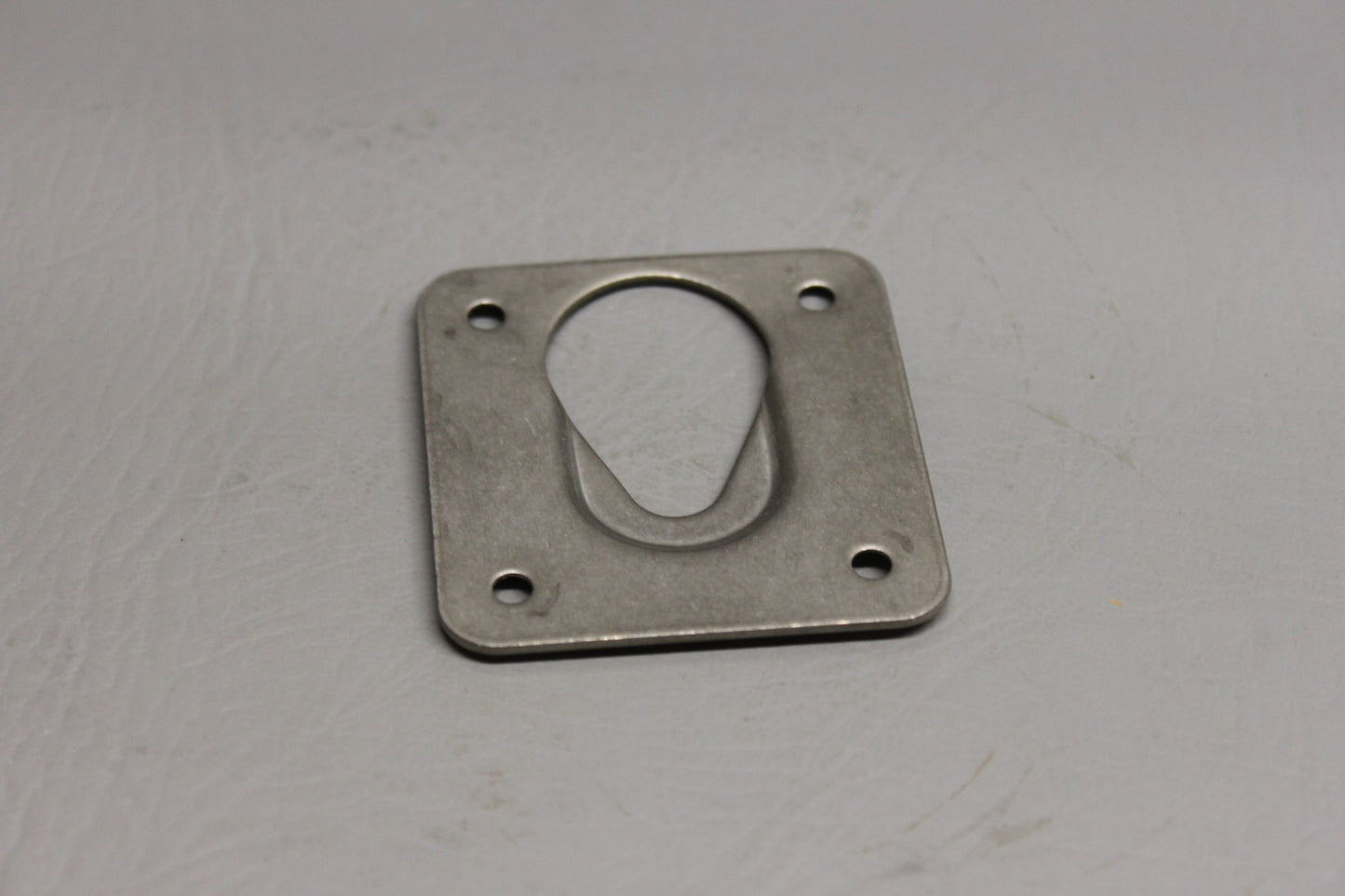 68094-000 Piper Plate
