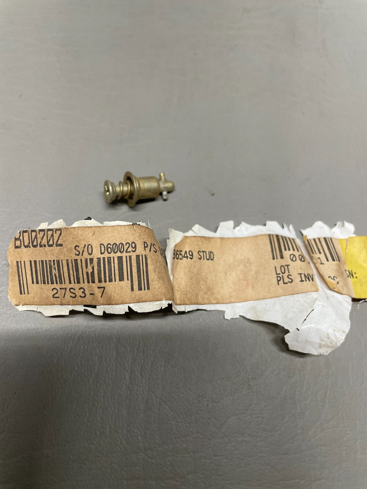 Cessna Camloc Stud P/N 27S3-7 (NEW)