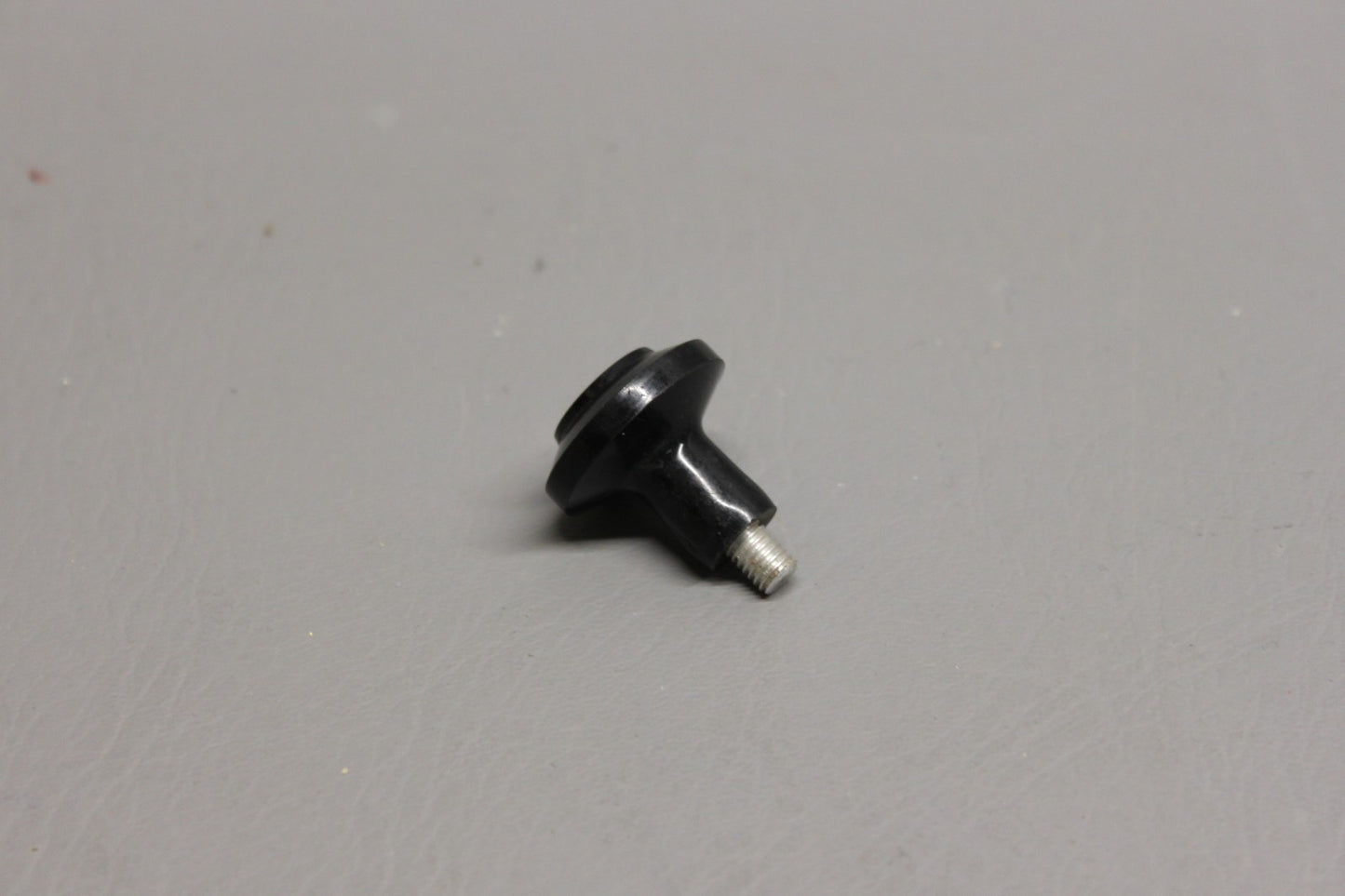 S1982-1 Cessna Knob