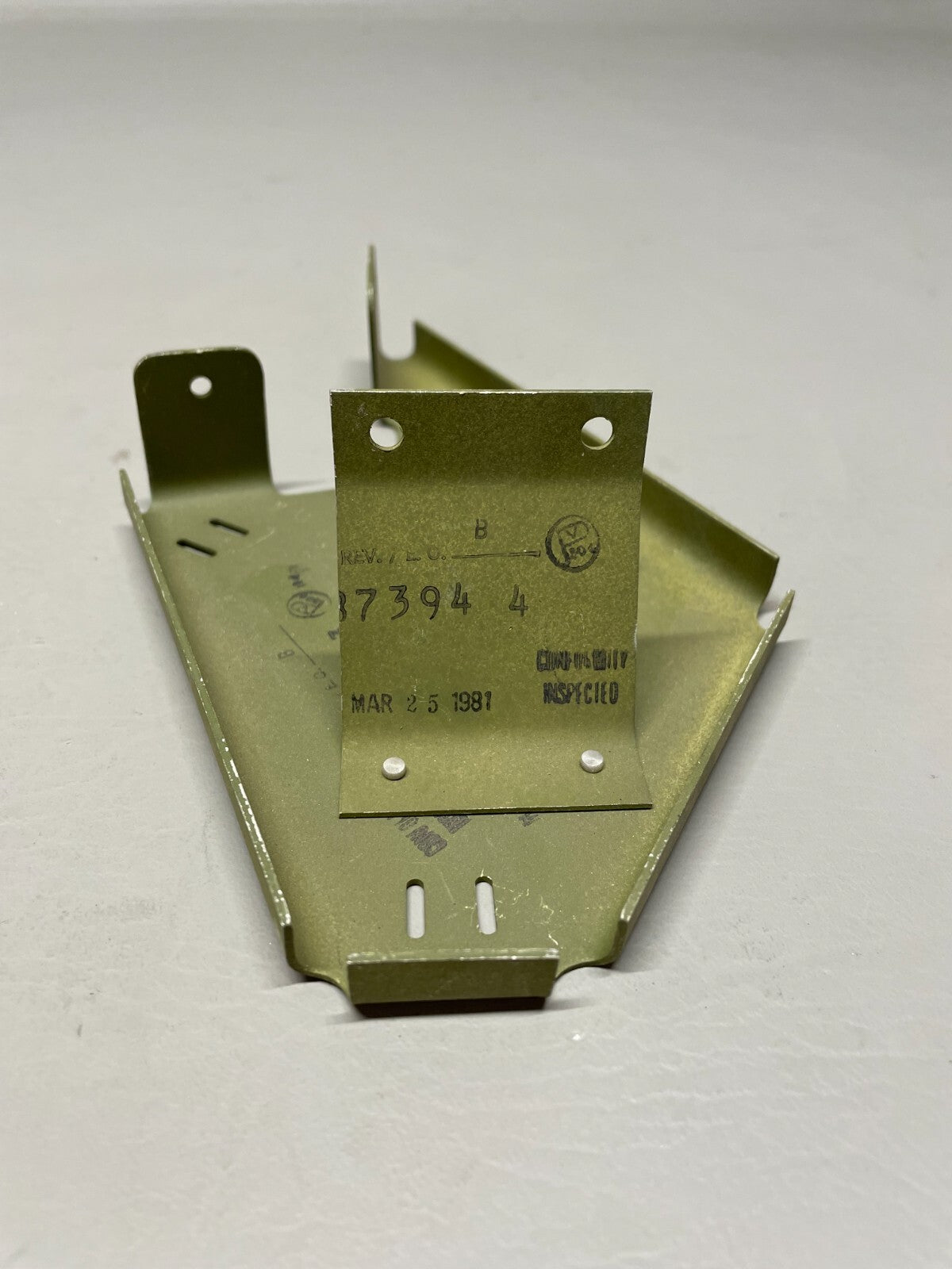 Piper Bracket Assy P/N 87394-002