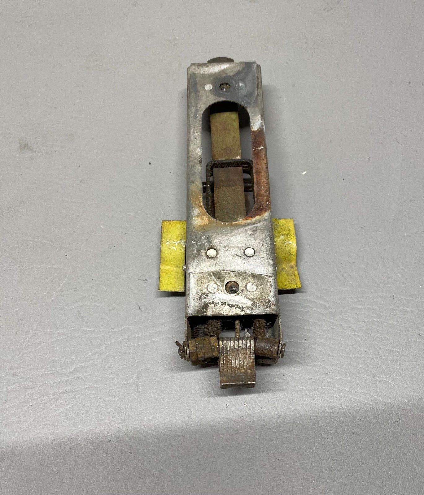Piper PA24-250 Latch Assy Cabin Door P/N 20807-000 (Use 754-216)
