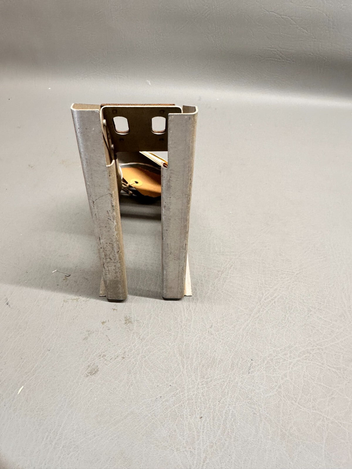 95888-000 Piper PA34 Pully Bracket Assy