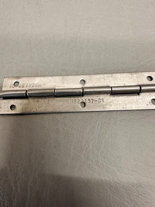 1250839-20 Cessna Hinge