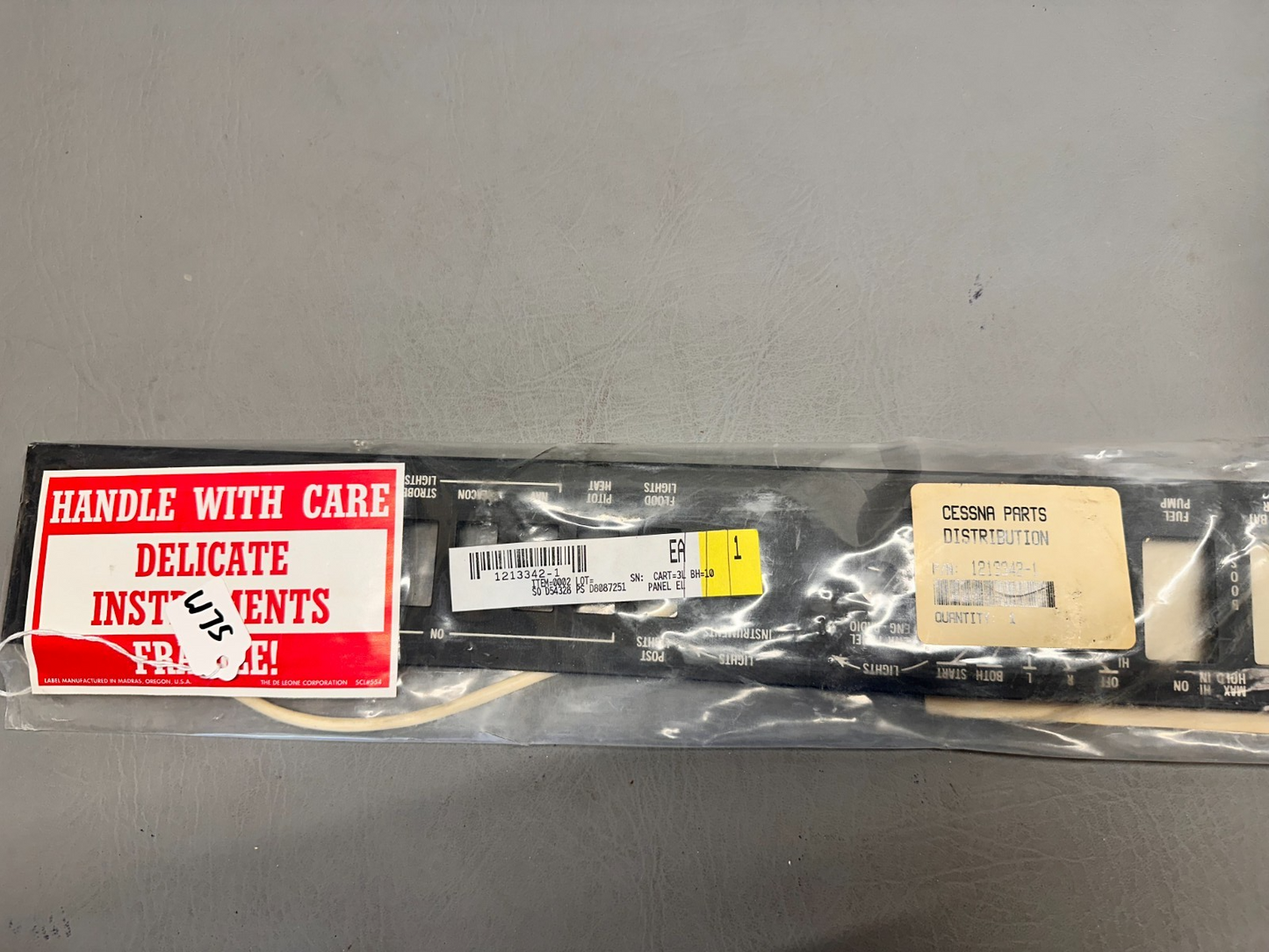 1213342-1 Cessna Avionics Panel