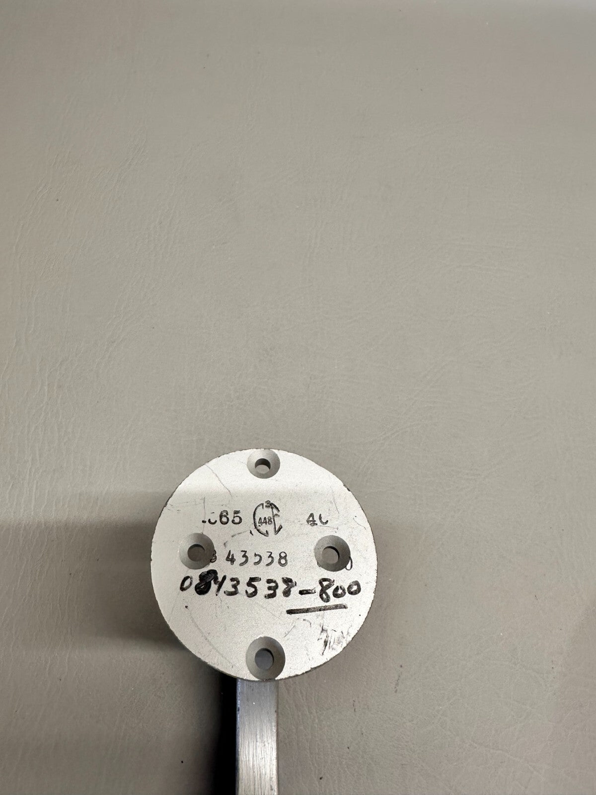 0843538-800 Cessna Nose Gear Door Hinge