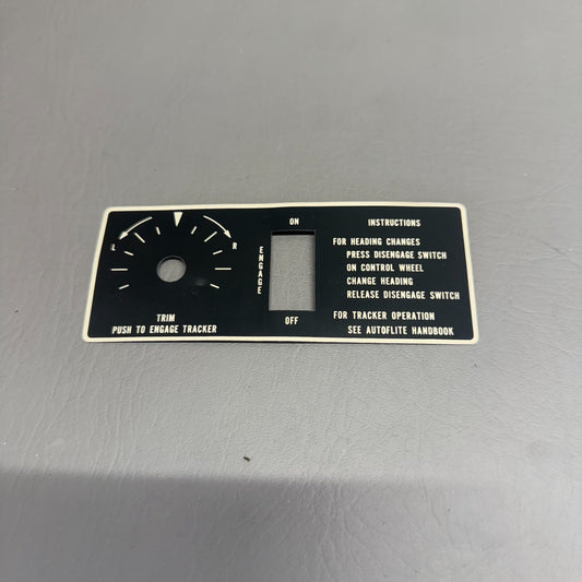 66800-000 Piper Placard