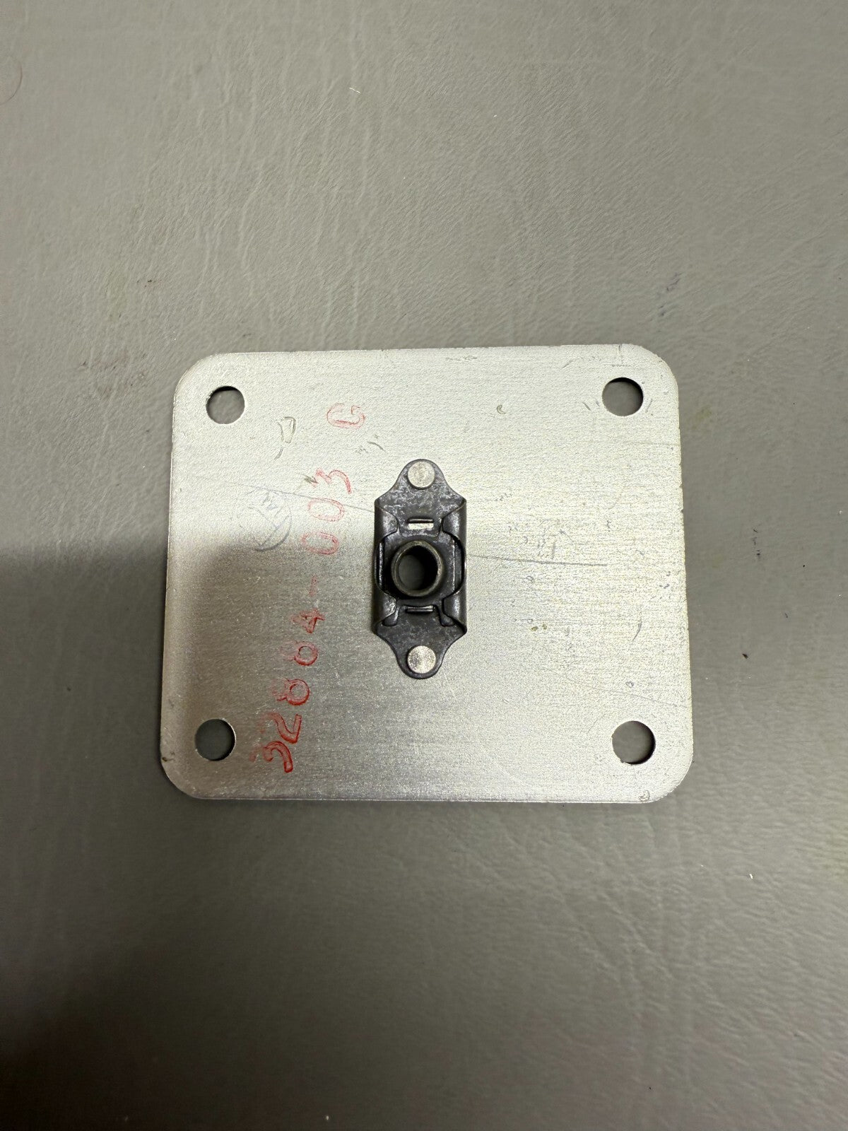 32884-003 Piper Plate Assy