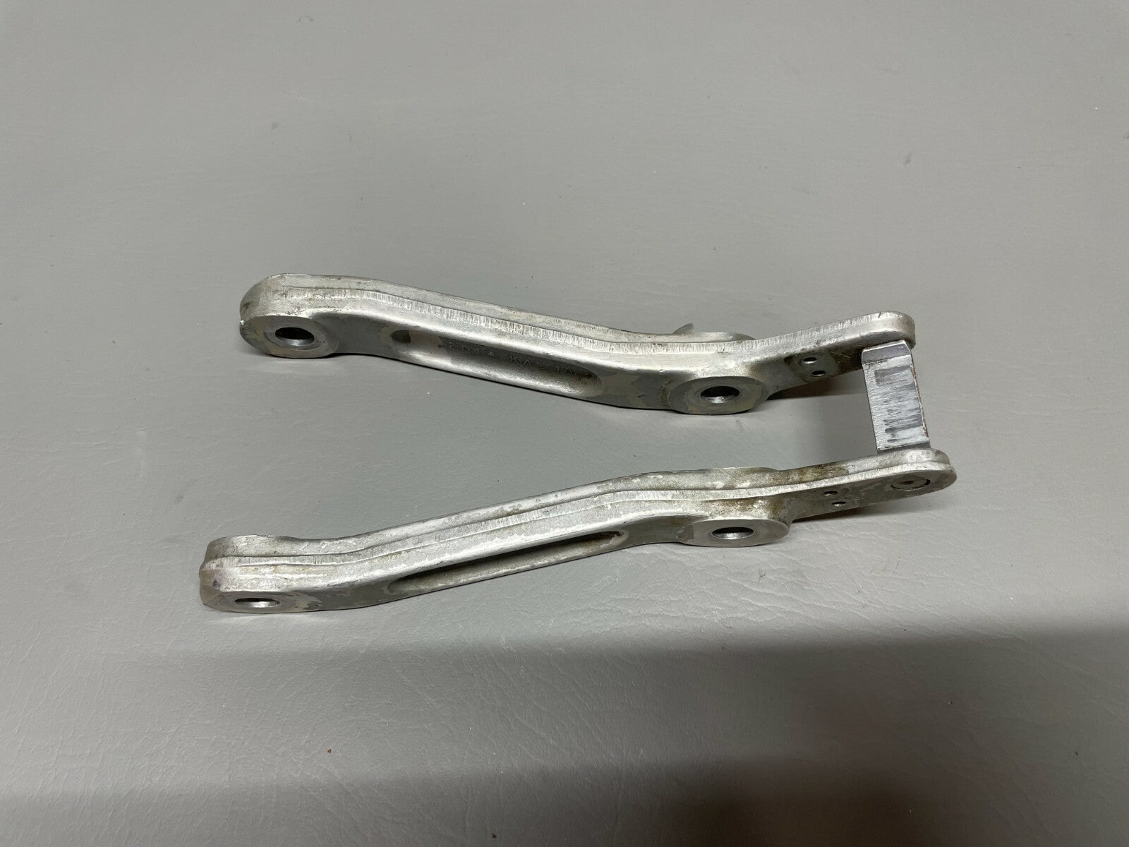 Piper PA23 Aztec/Apache Main Landing Gear Lower Drag Brace Arm P/N 16188-1 
