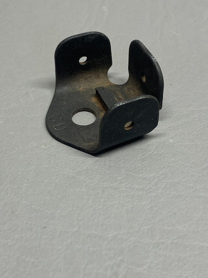 42231-000 Piper Bracket Assy