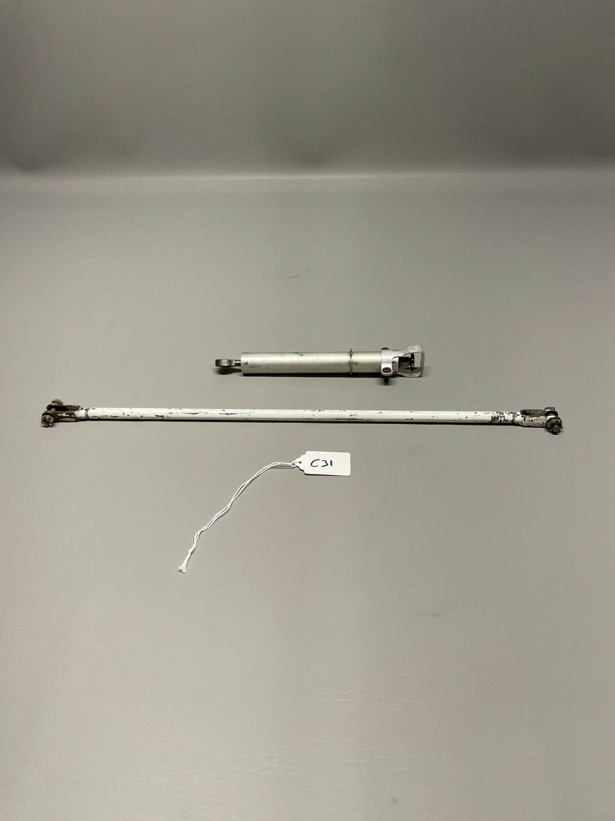 Cessna 310 Elevator Trim Tab Actuator Assy With Rod