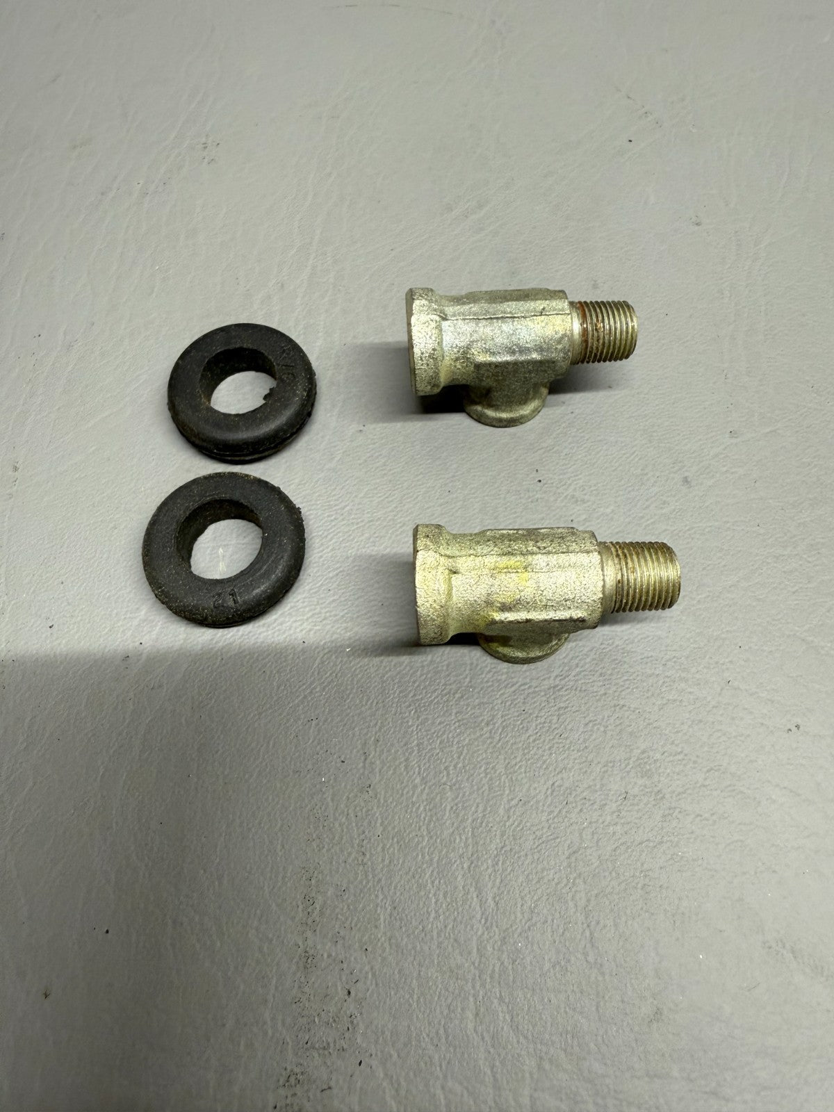 Cessna 310 Pressure Switch Tee