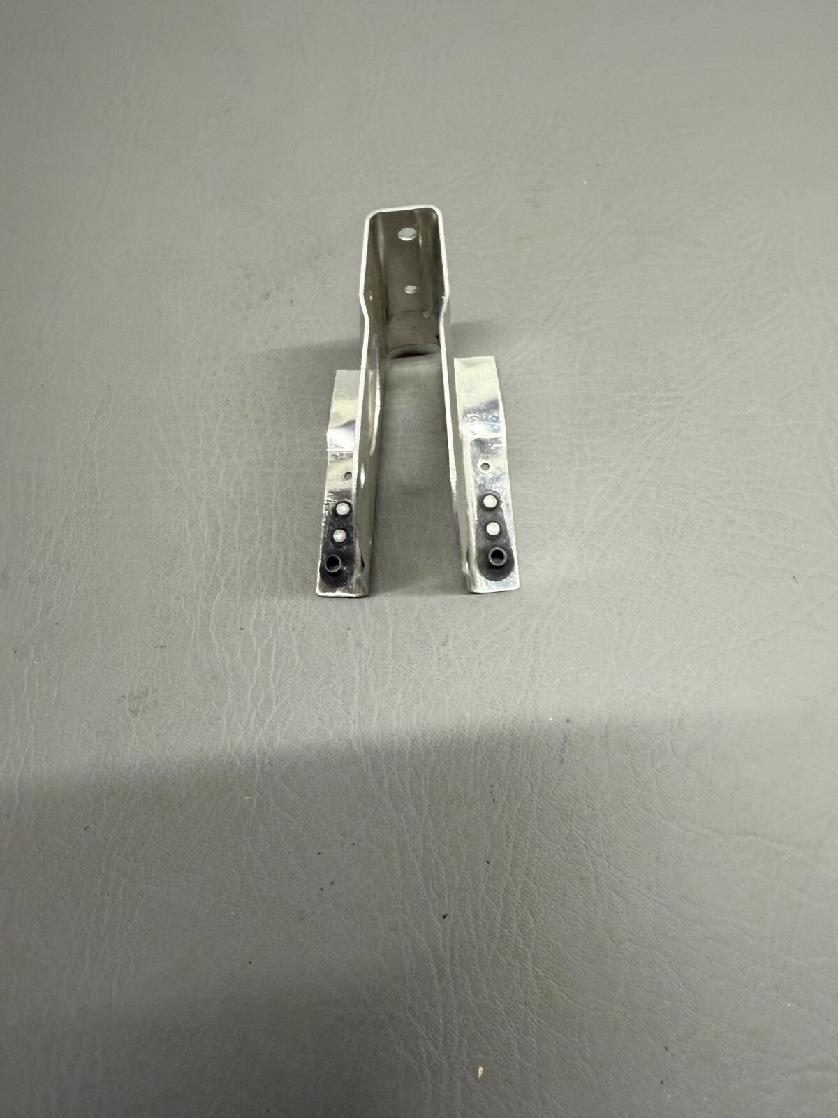 0713663-2 Cessna Elevator Bracket Pulley Left Hand Assy