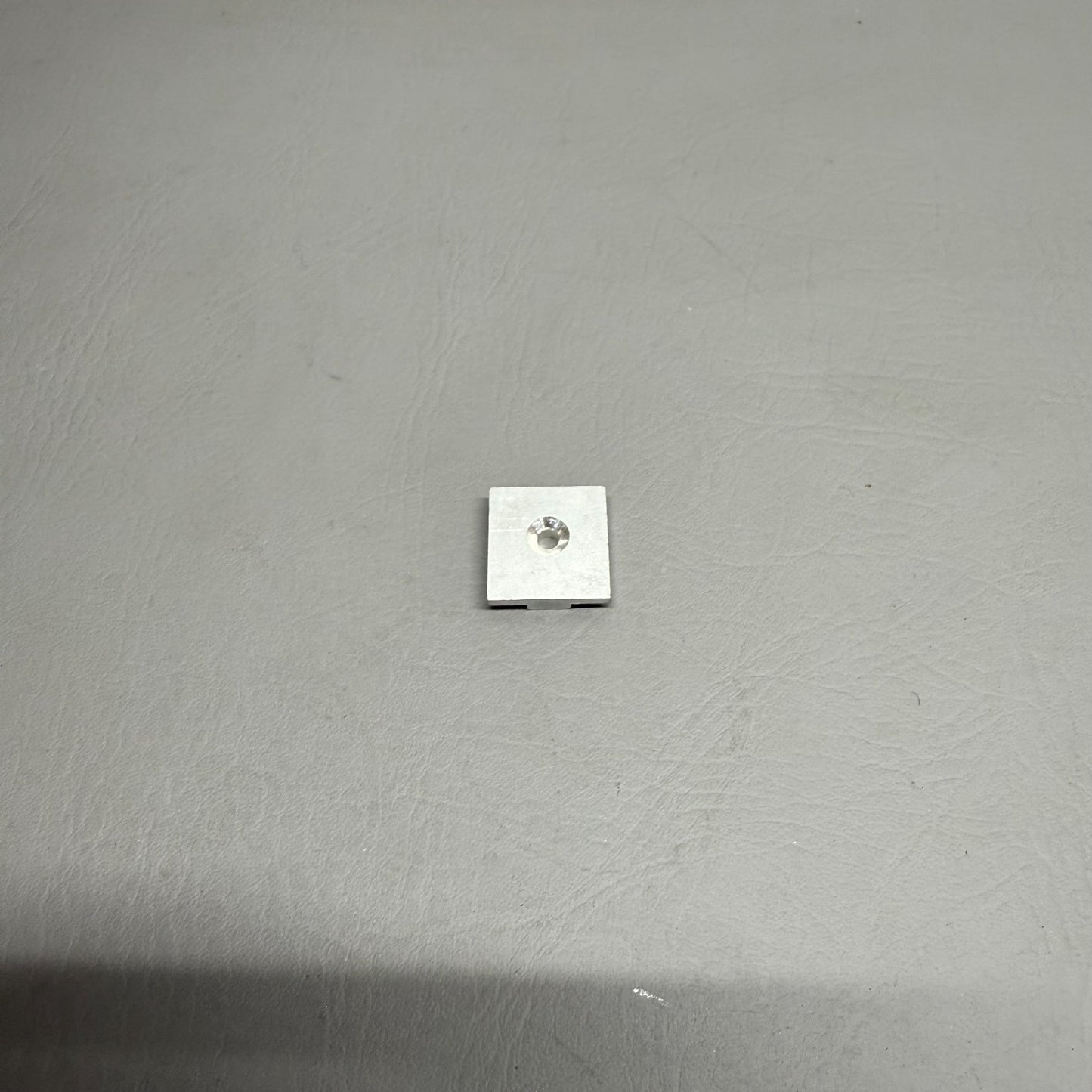 63313-000 Piper Stop