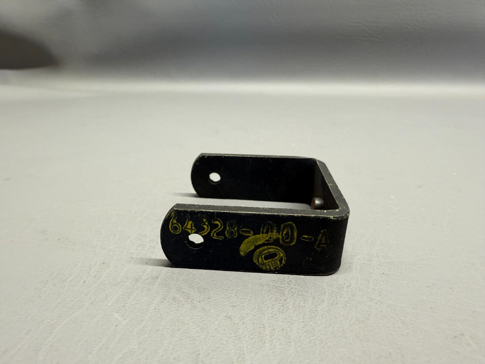 Piper Tail Wheel Clamp Assy P/N 64328-000