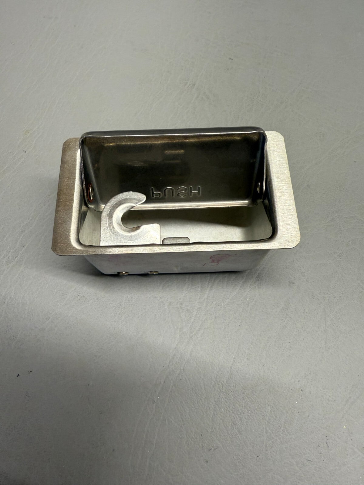 Piper Aircraft Ash Tray P/N 489-424 3130-4