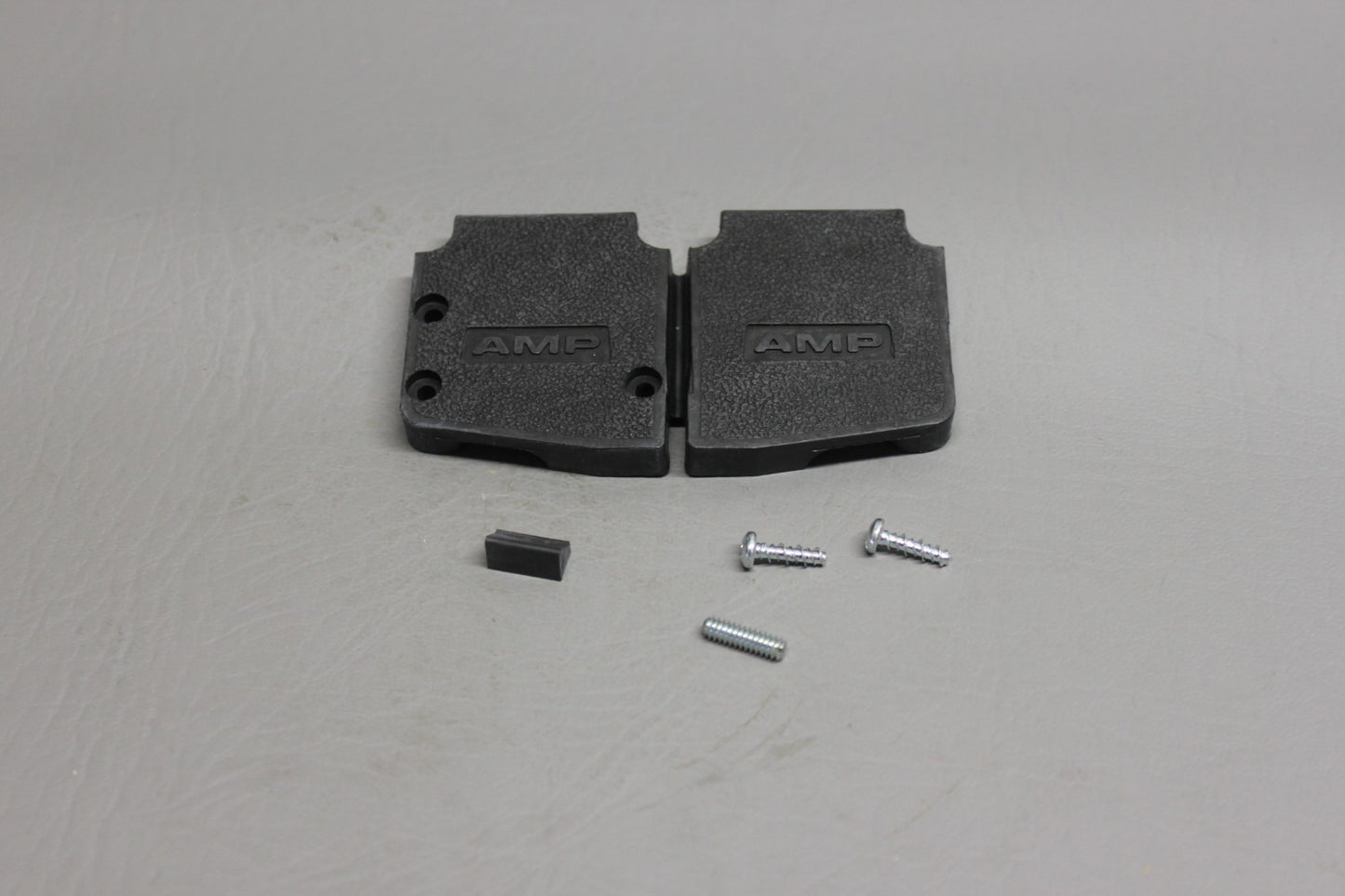 205718-1 TE Connectivity Hood