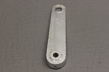 1652013-21 Cessna Arm Assy