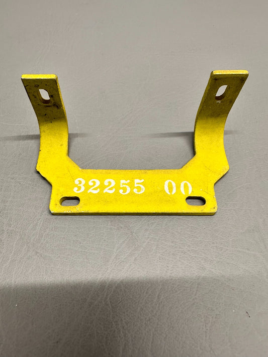 32255-00 Piper Bracket