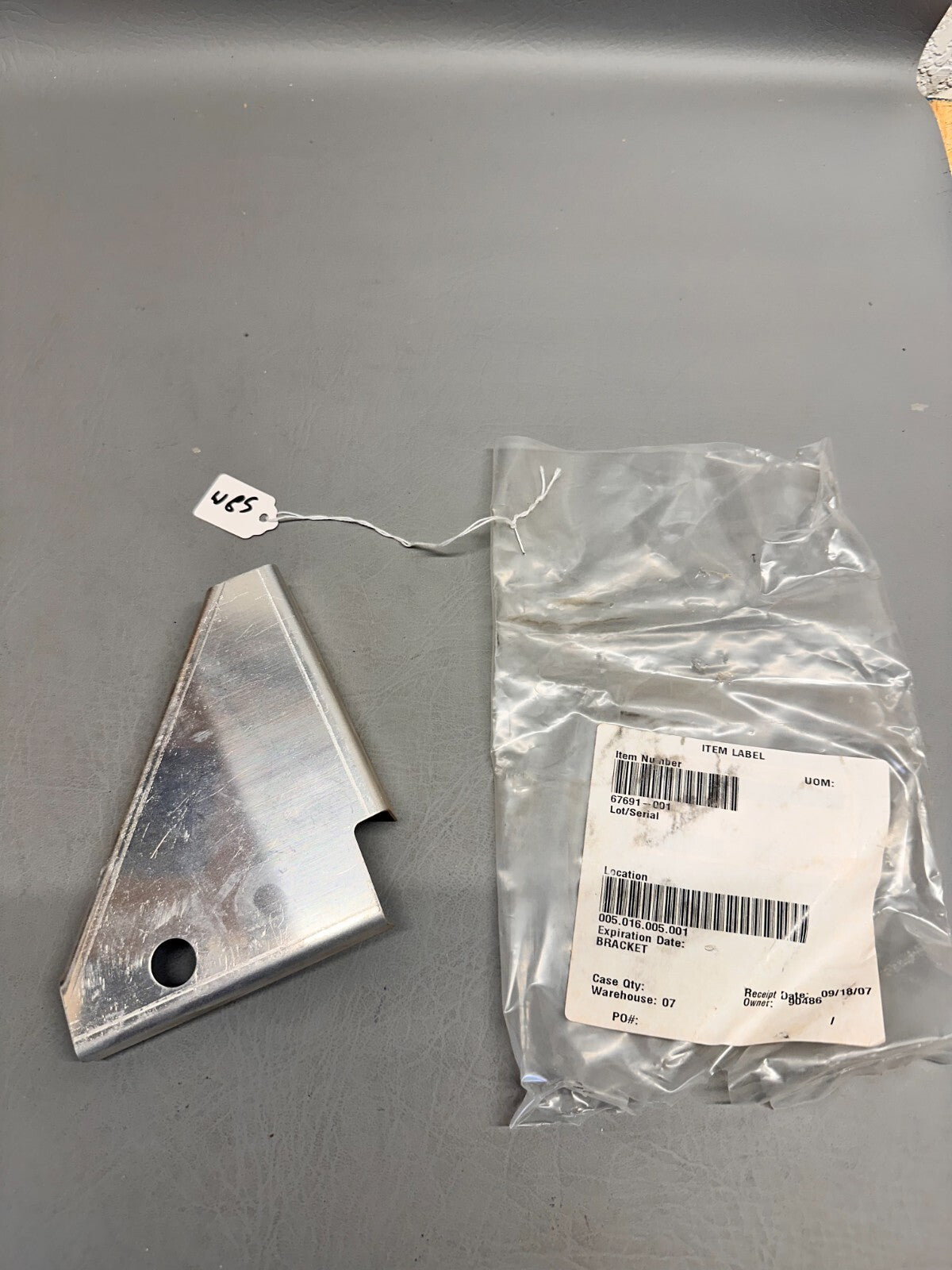 67691-001 Piper Bracket