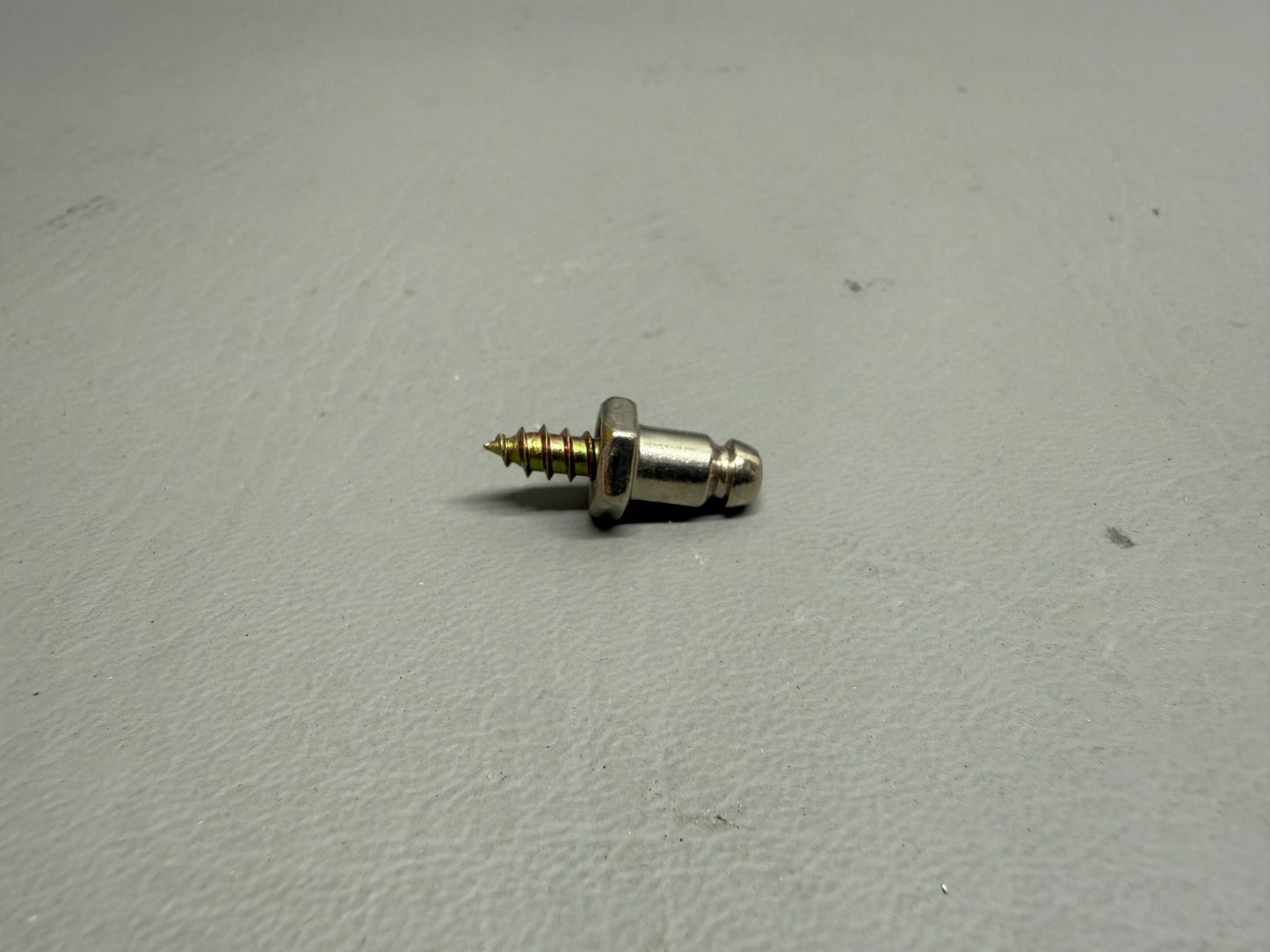 487-561 Piper Stud Pack of 20