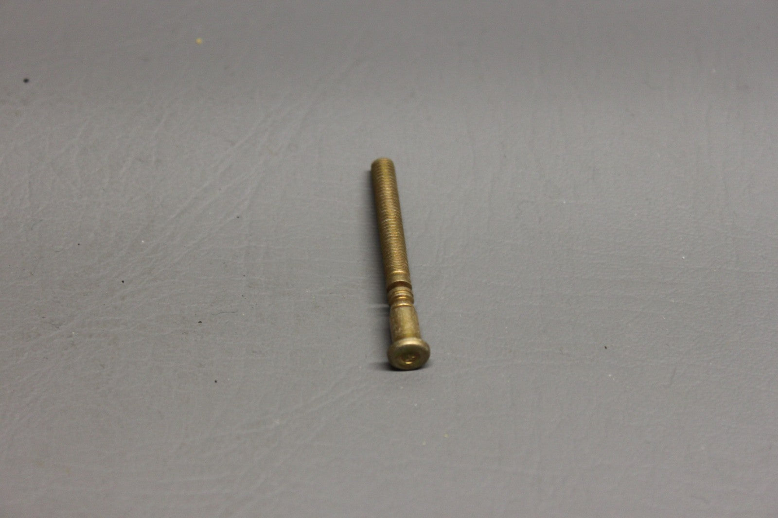 R3104T6-5 Cessna Bolt